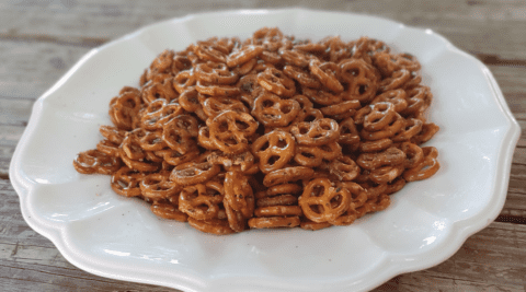 Jalapeno Ranch Pretzels with Rustlin' Rob's Jalapeno Ranch Dip Mix ...